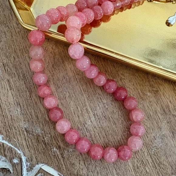 Vintage Givenchy Necklace of Pink Glass Beads. - Picture 3 of 7